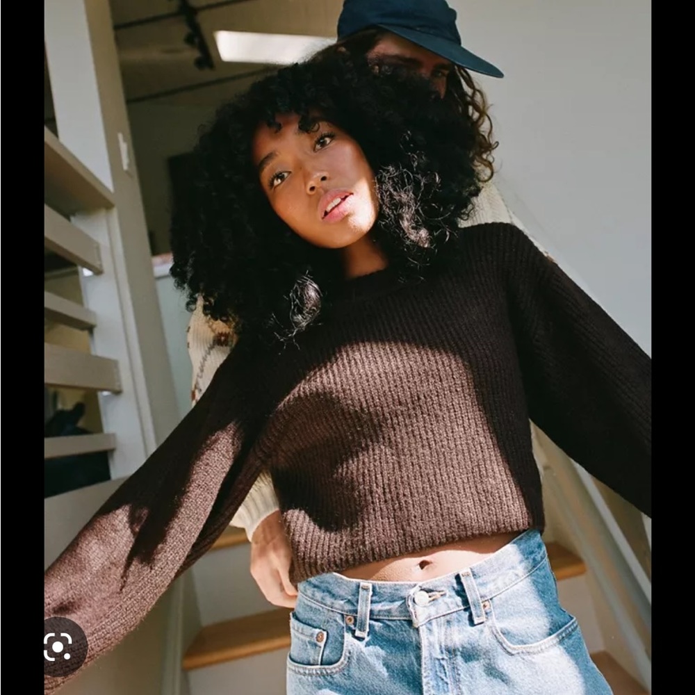 Crew Neck Cropped Sweater